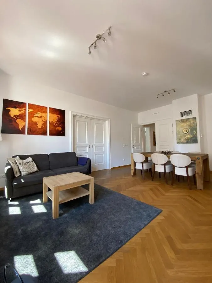 Grosszuegiges Apartment Mit Blick Zur Frauenkirche Δρέσδη